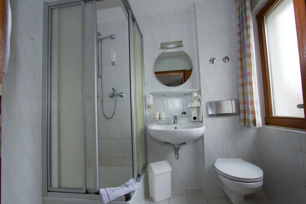 Hotel Sonnenkeller Ной-Улм Екстериор снимка
