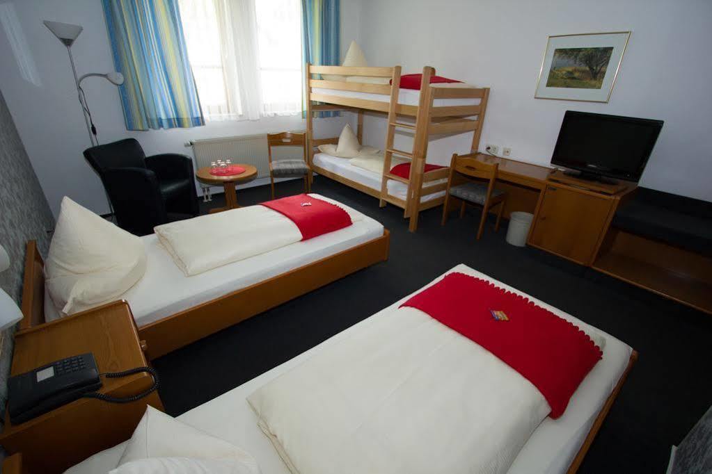 Hotel Sonnenkeller Ной-Улм Екстериор снимка